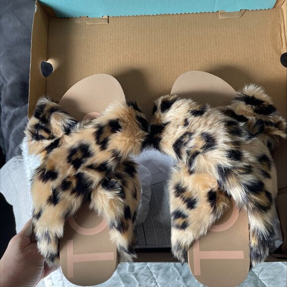 Brand New Leopard Faux Fur Slides - Picture 4 of 6